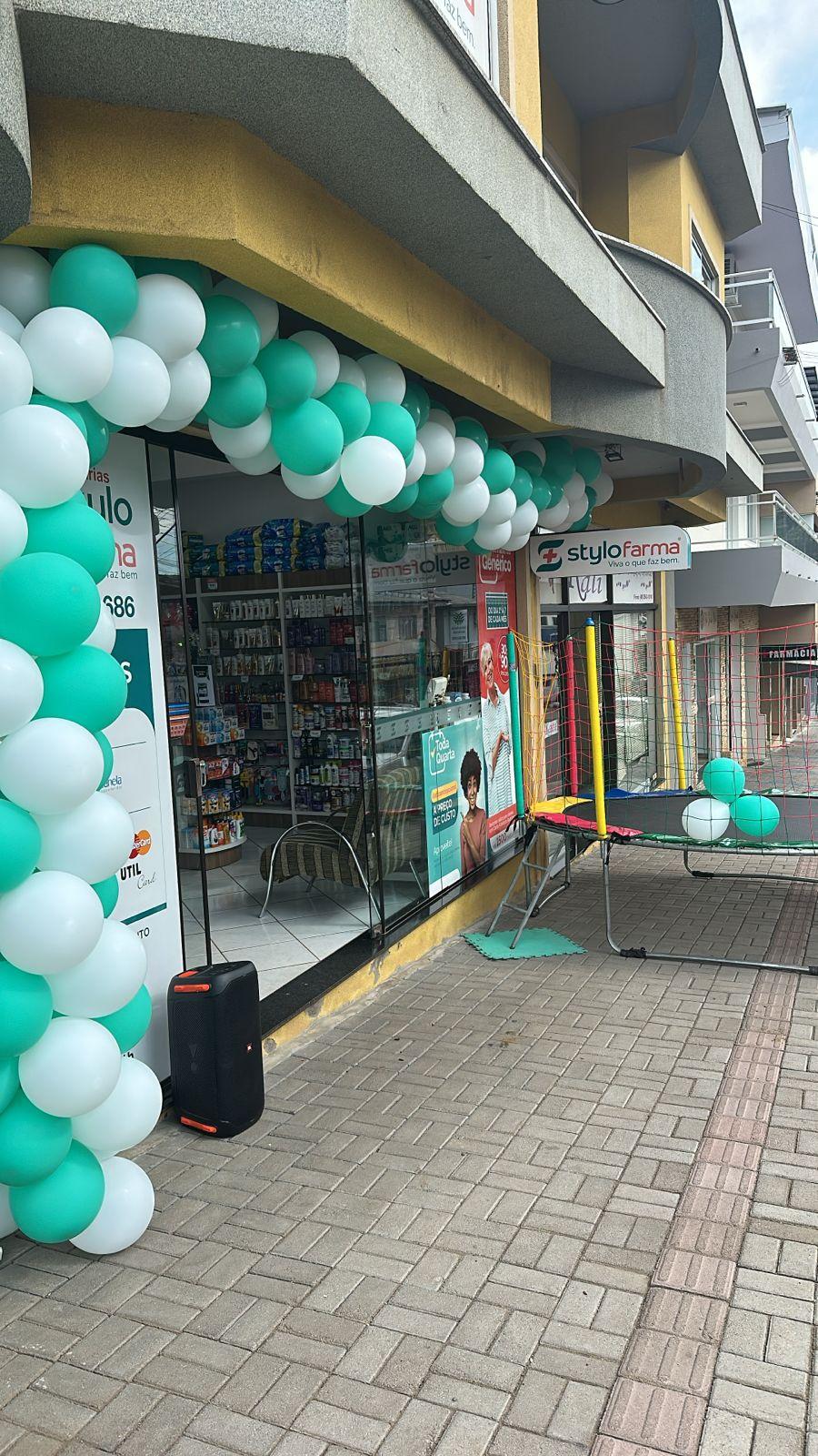 Farmácia Stilo Farma comemora 9 anos em grande estilo em Anita Garibaldi!