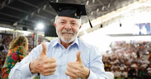 LULA SE ATRAPALHA DE NOVO E DIZ: 