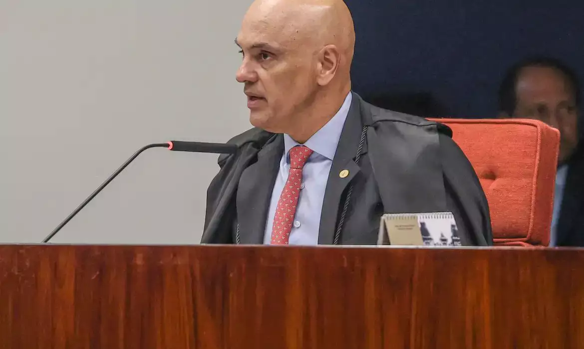Ministro do Supremo Alexandre de Moraes nega ter viajado em aviões do dono do Banco Master