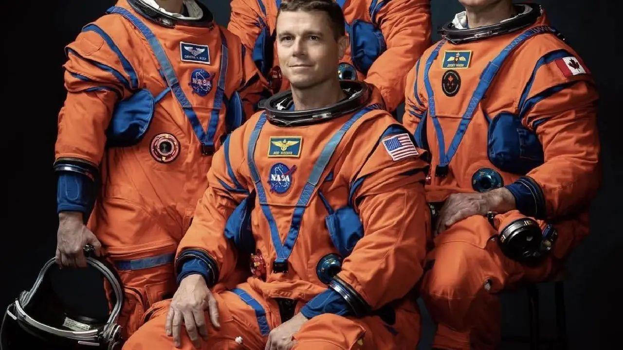 MISSÃO HISTÓRICA: ASTRONAUTAS DA ARTEMIS 2 RETORNAM À TERRA APÓS VIAGEM À LUA