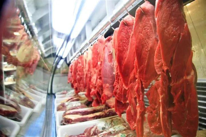 Salário curto, prato vazio: Preço da carne dispara e arroba do boi atinge maior valor em 5 anos