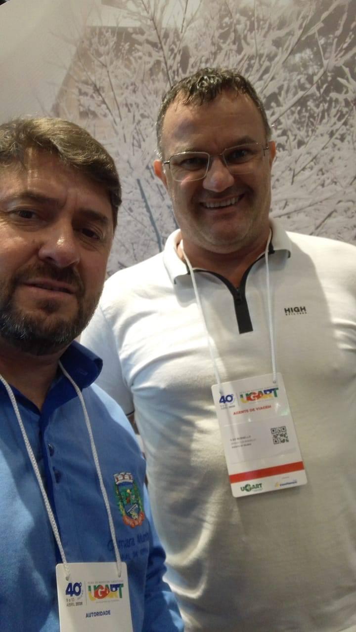 SECRETÁRIO AUREO DE OLIVEIRA PARTICIPA DA UGART EM PORTO ALEGRE.