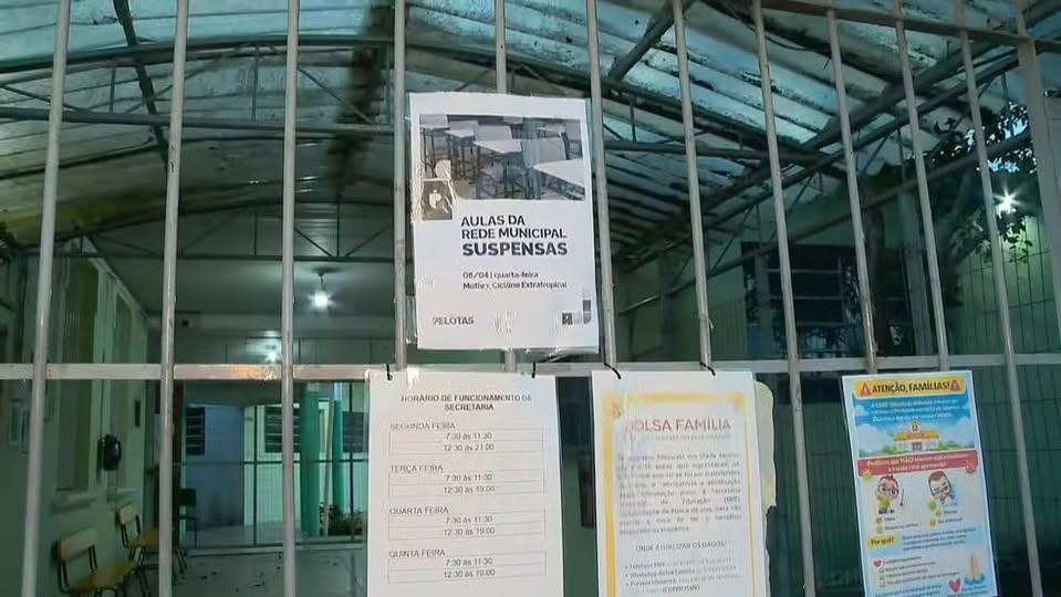 Vendaval leva suspensão de aulas em Pelotas e Rio Grande; ciclone extratropical provoca transtornos em diversas cidades do RS