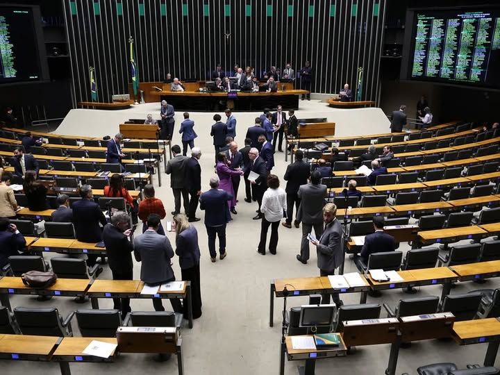 Câmara dos Deputados aprova projeto que aumenta penas para estupro, assédio sexual e crimes de pedofilia