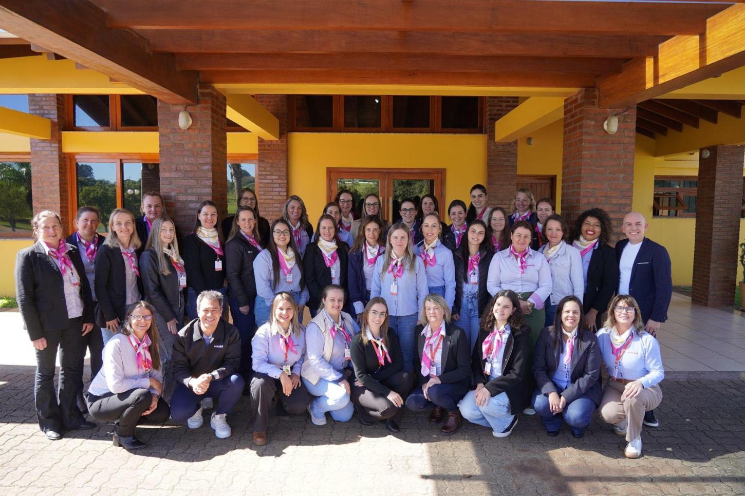 Programa Mais Elas promove capacitação voltada ao fortalecimento do quadro social e à organização de eventos