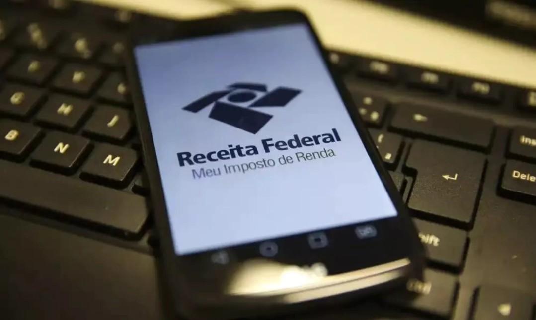 Receita Federal pagará R$ 16 bilhões no maior lote de restituições da história. Consulta será liberada nesta sexta