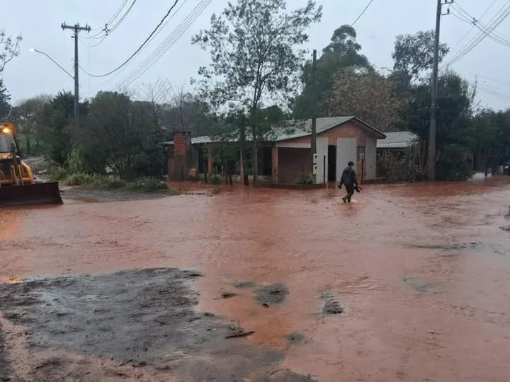 CHUVAS INTENSAS AFETAM 19 MUNICÍPIOS NO NOROESTE DO RIO GRANDE DO SUL