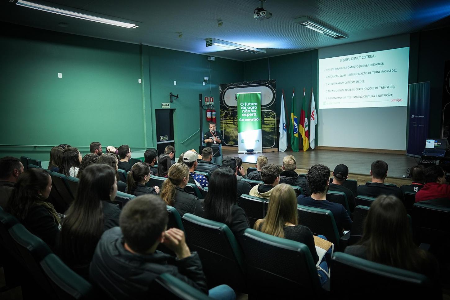 Cotrijal inicia atividades do Programa Supernova de 2026 com foco em sucessão rural e gestão
