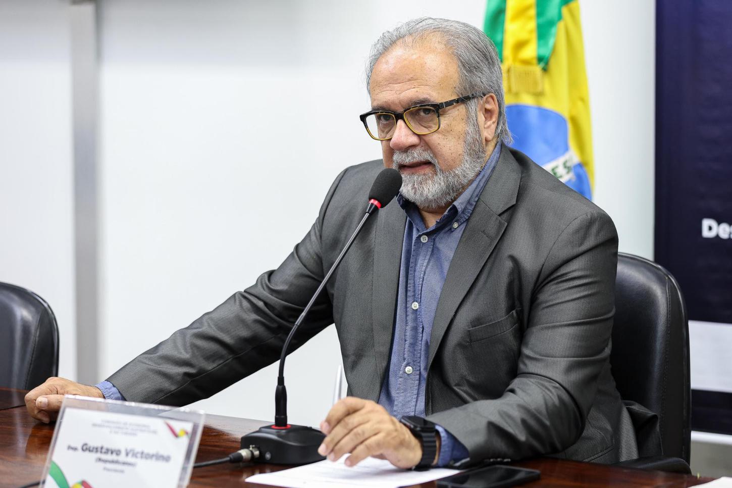 Deputado Victorino apresenta projeto de lei para combater o etarismo no Rio Grande do Sul