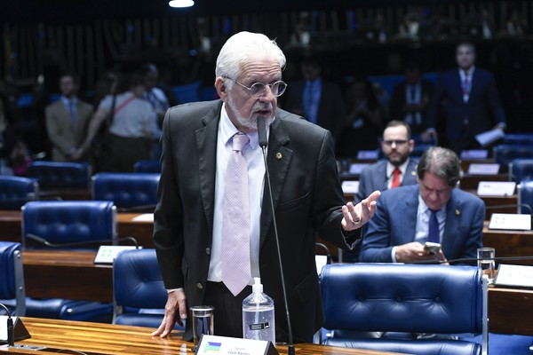 Líder do governo no Senado, Jaques Wagner é alvo de operação que investiga fraudes do Banco Master