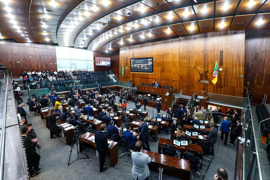 Assembleia debate avanço da tuberculose entre população de rua e apenados