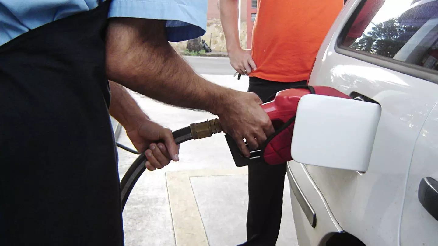 Gasolina com 32% de etanol começa a ser vendida neste sábado