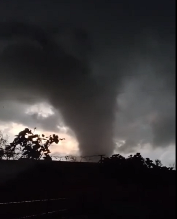 Tornado atinge três municípios gaúchos