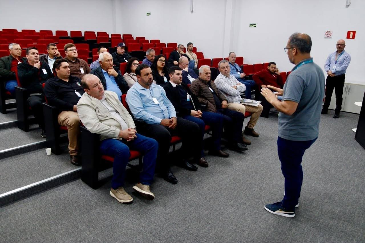 Comitiva regional se reúne com a CPFL/RGE e anuncia unidade móvel para atendimento aos consumidores  daRegião dos Campos de Cima da Serra ,em Setembro