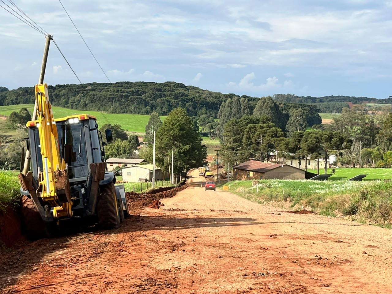 Ibiraiaras inicia primeira etapa do asfaltamento da estrada que liga o município a Lagoa Vermelha