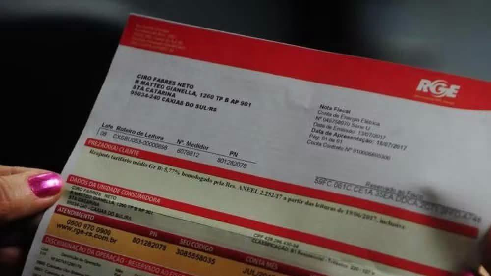 RGE altera sistema e fatura será parcelada em seis vezes para mais de 700 mil clientes; entenda como fica a conta de luz