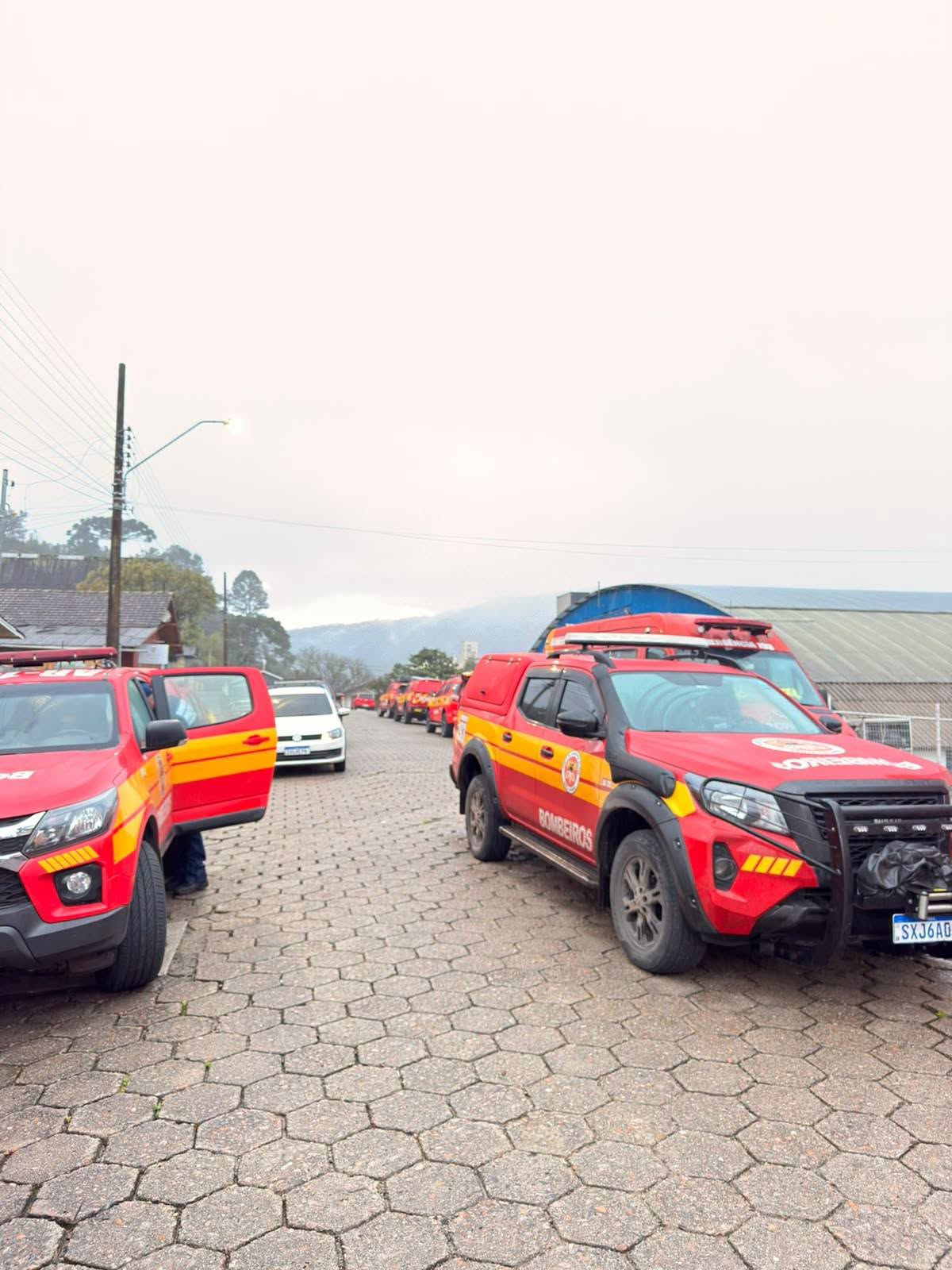 CBMSC reforça buscas por helicóptero desaparecido na Serra catarinense
