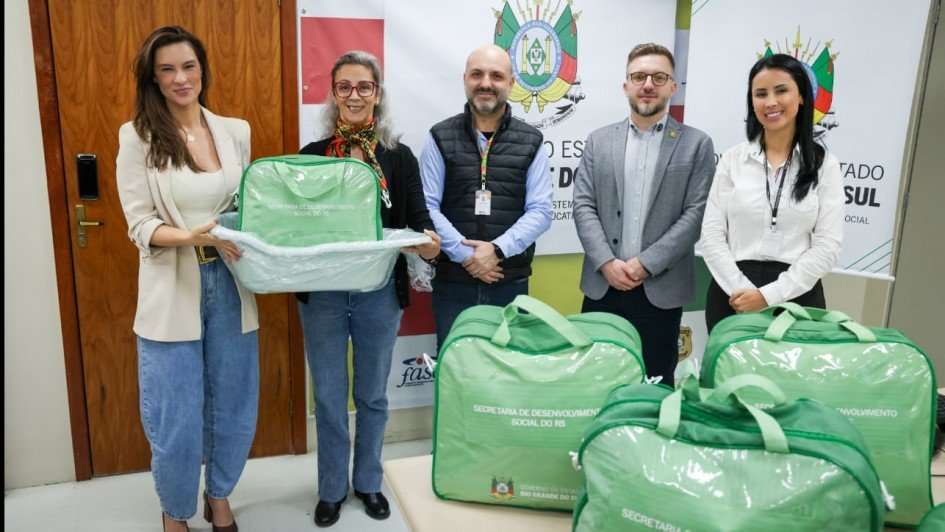 Pelo menos 114 kits de maternidade do Programa Mãe Gaúcha são entregues a mulheres privadas de liberdade no Rio Grande do Sul